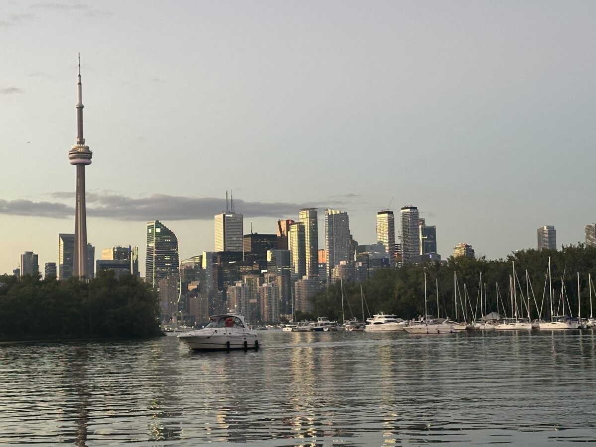 Among the 80,000 homeless in Ontario, an estimated of 12,000 live in Toronto.